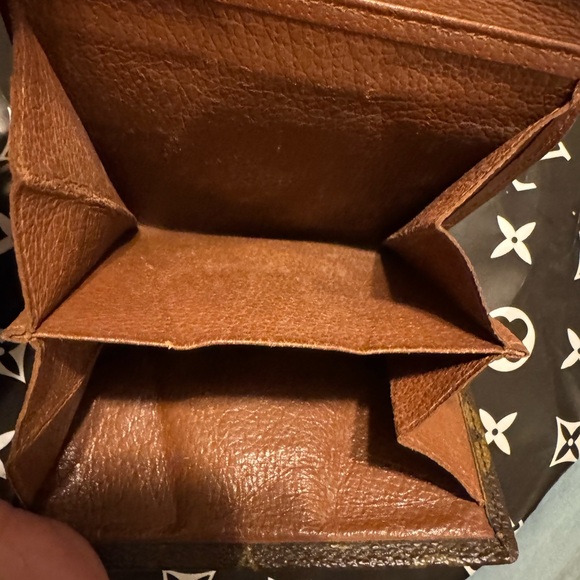 Louis Vuitton Elsie, trifold, wallet, Brown and Gold Monogram Wallet - Picture 5 of 8